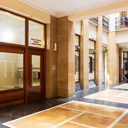 Pasaje De Giles * サラゴサ