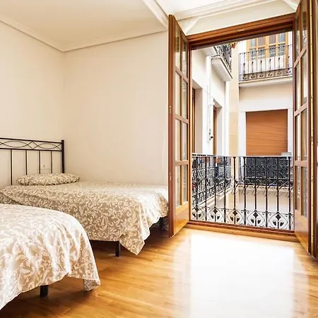 Pasaje De Giles Con Garaje Zaragoza